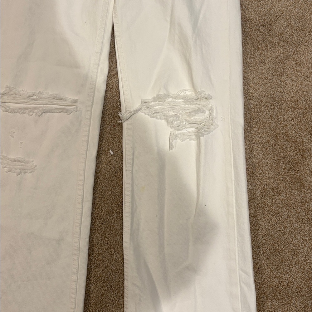 Zara White Distressed Jeans - Picture 2 of 8
